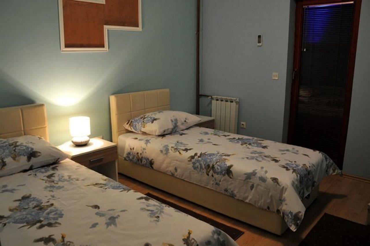 Lukavica Hotel Arizona Sarajevo المظهر الخارجي الصورة