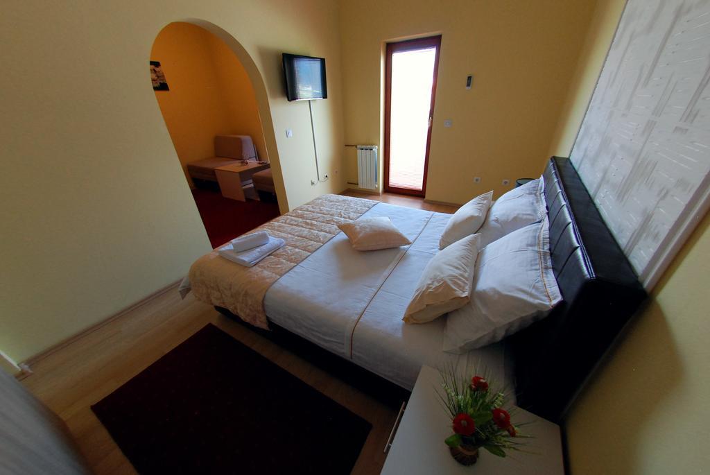 Lukavica Hotel Arizona Sarajevo المظهر الخارجي الصورة