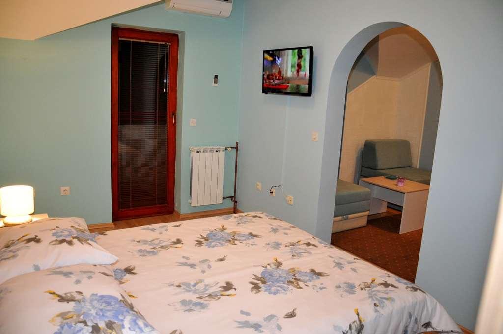 Lukavica Hotel Arizona Sarajevo الغرفة الصورة